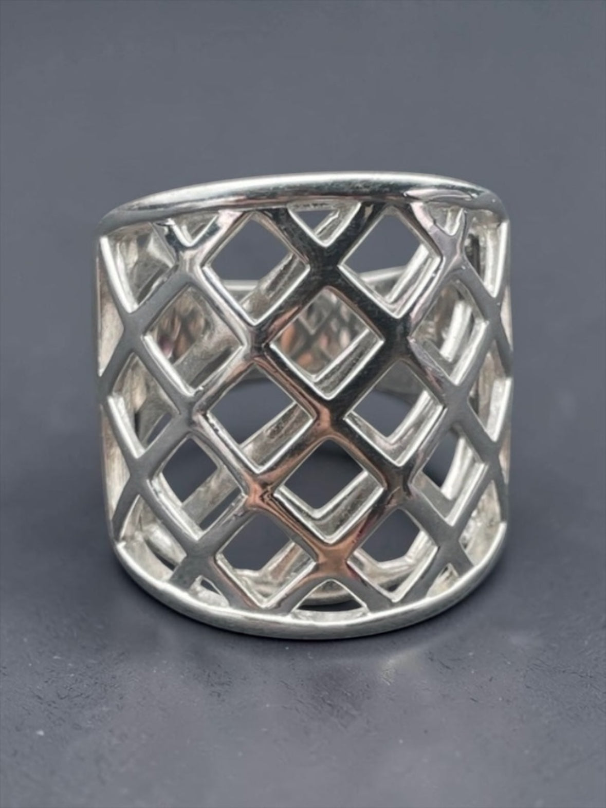 Elle Ring