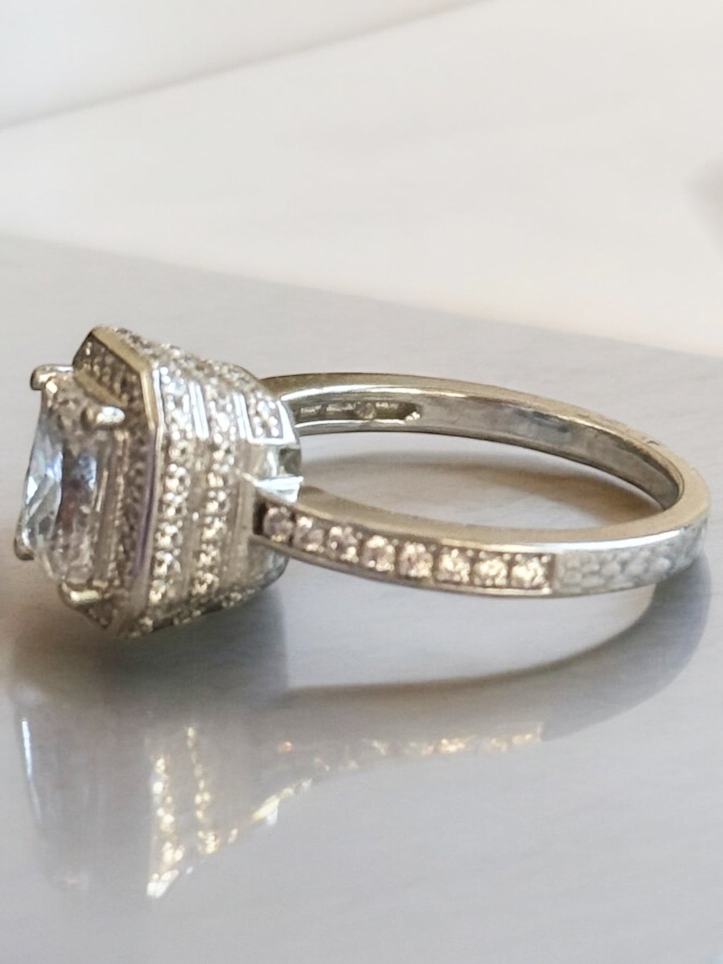 Naomi Ring