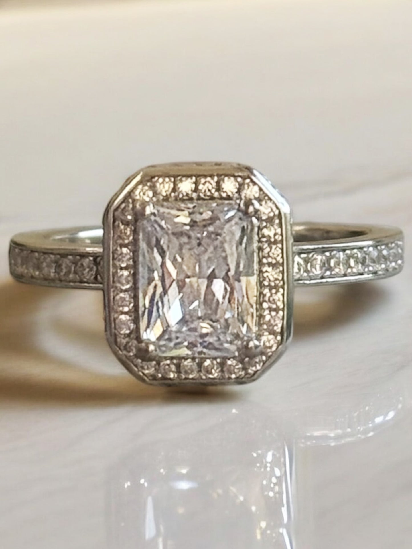Naomi Ring
