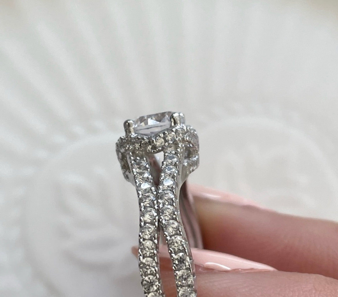 Claire Ring
