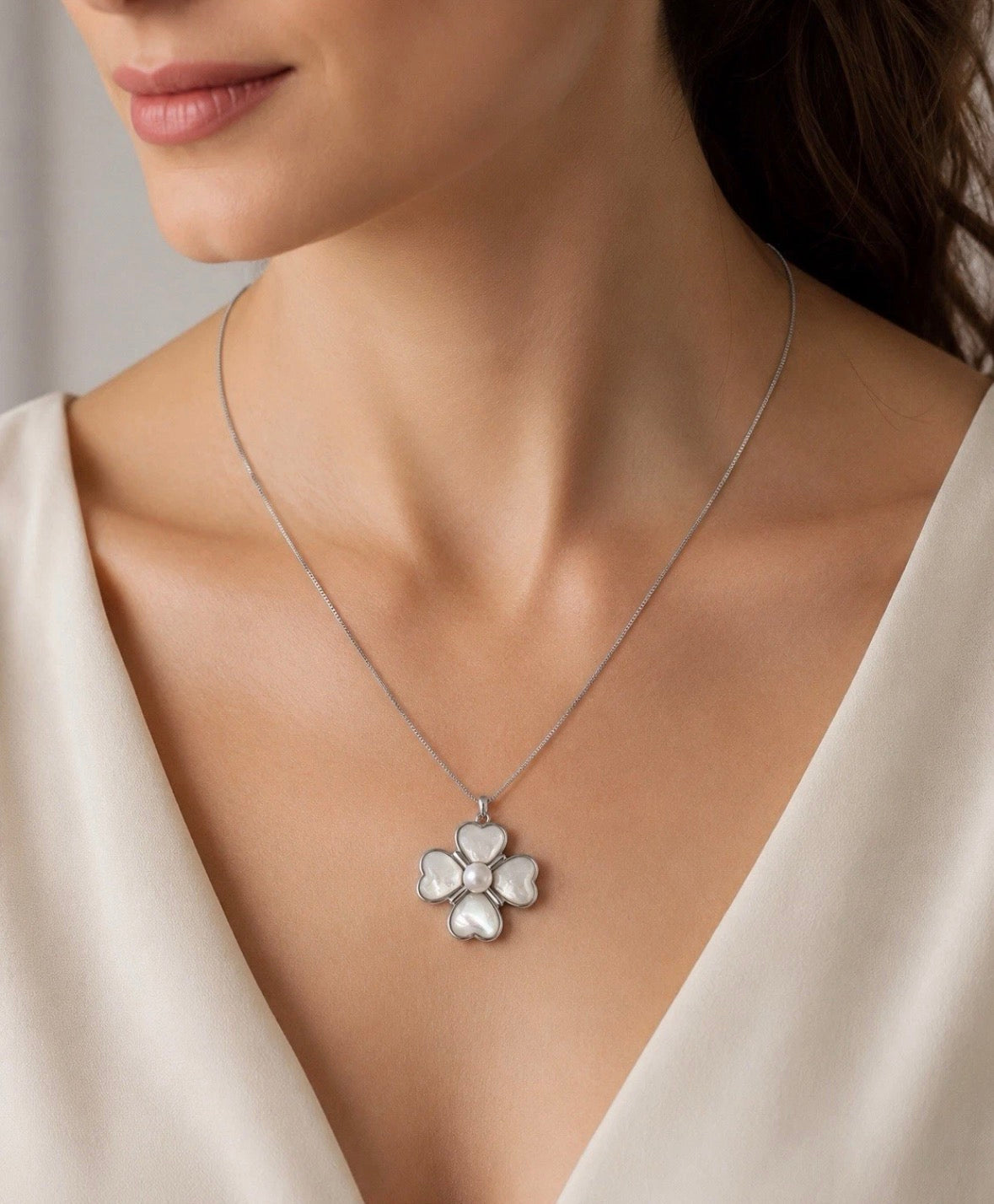 Delphine necklace