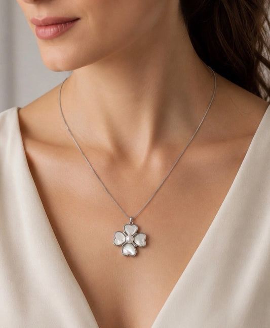 Delphine necklace
