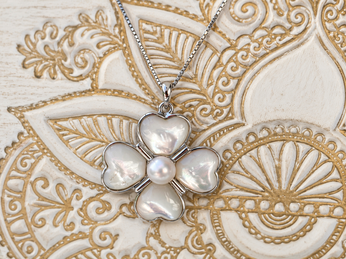 Delphine necklace